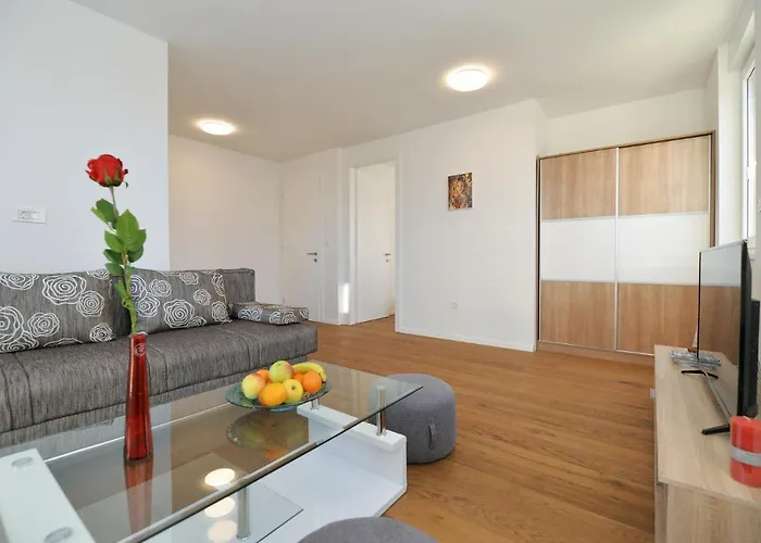 Your Pleasure Point * Murter