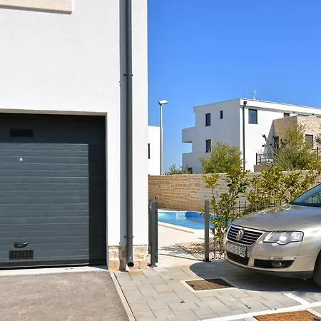 Your Pleasure Point * Murter