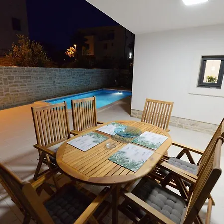 Your Pleasure Point * Murter