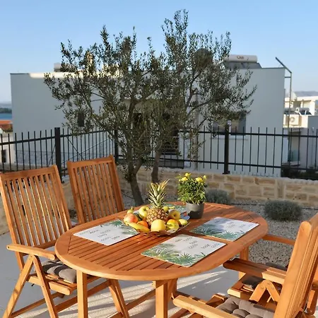 Your Pleasure Point * Murter