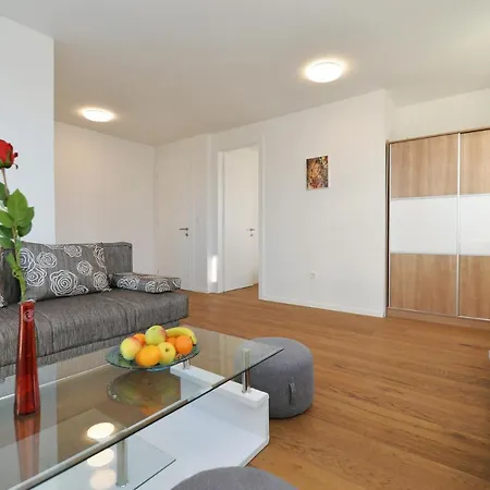 Your Pleasure Point * Murter