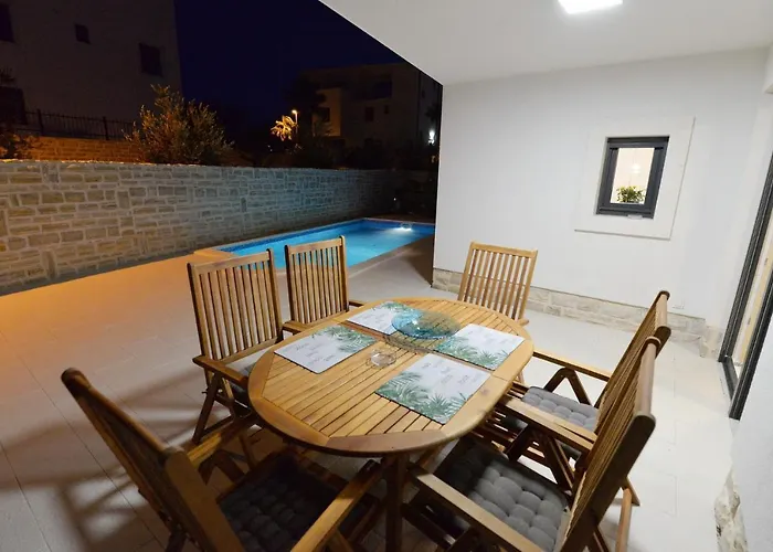 Your Pleasure Point * Murter